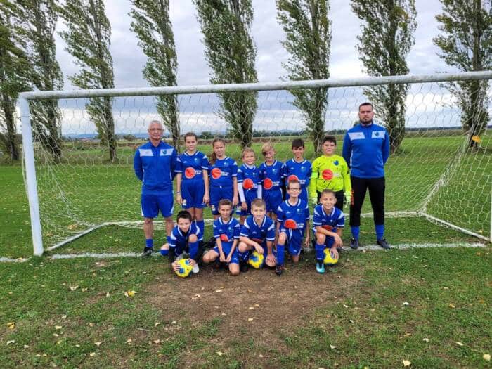 Fier supporter de l'équipe de football des jeunes Rahonnais !